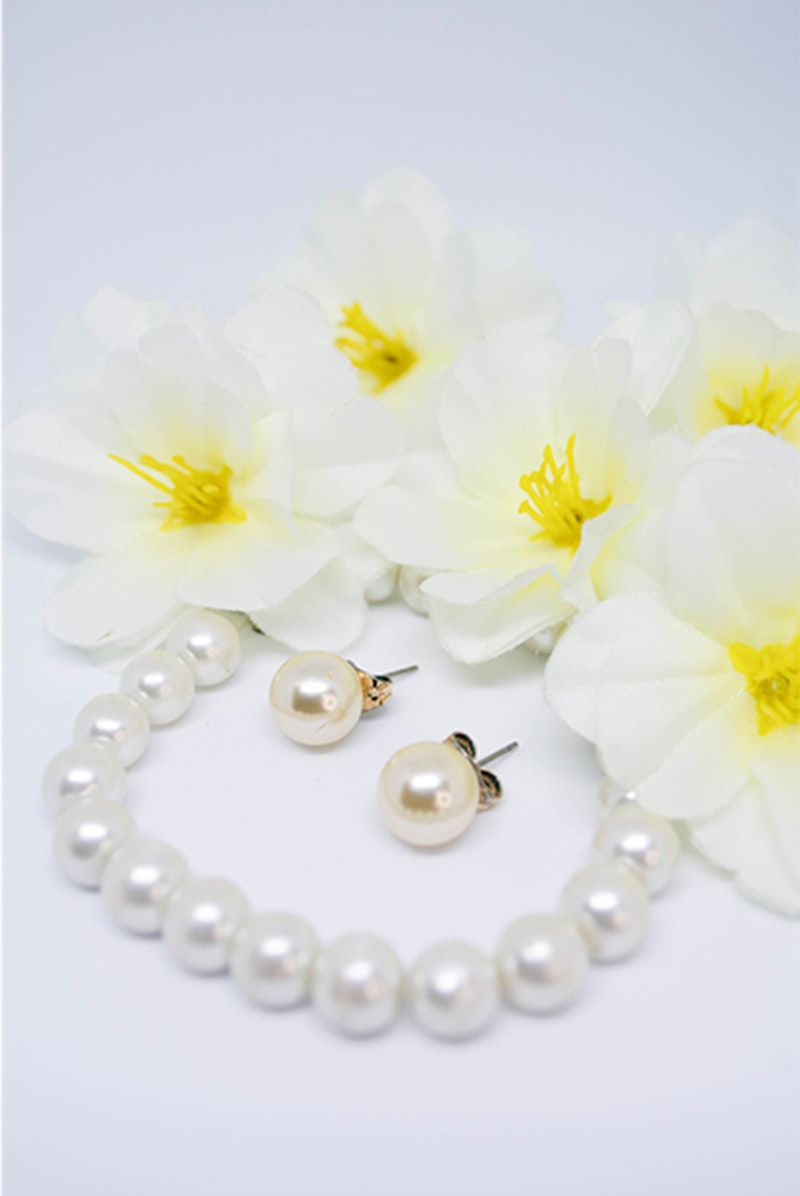 Pearl earrings